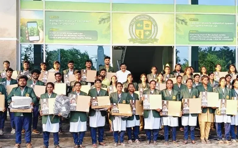 Distribution of Free Tamil Nadu Government Laptops to Final-Year Students